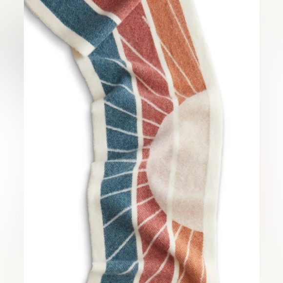 Faherty Sun and Waves Wool Scarf NWT - Picture 4 of 10